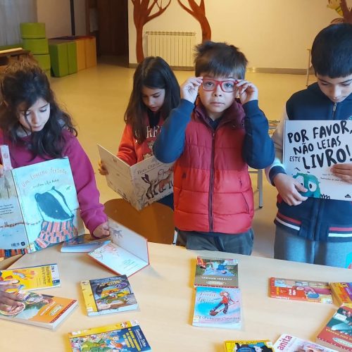 Por favor, não leias este livro nem nenhum outro!