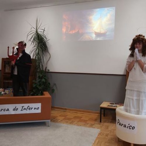 9.º F leva o Auto da Barca do Inferno à Biblioteca